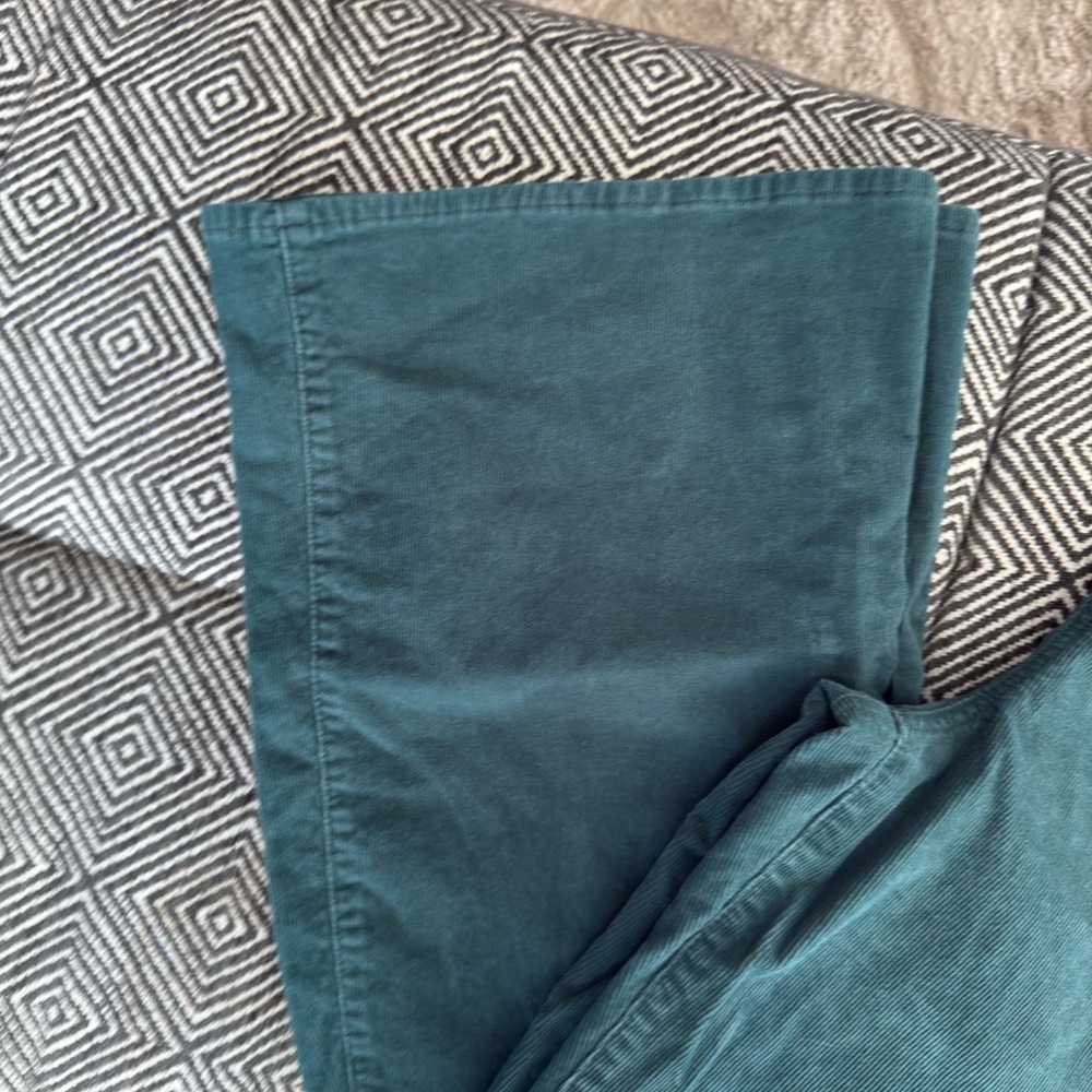 American Eagle extra flare green corduroys - size 16 - Picture 2 of 6
